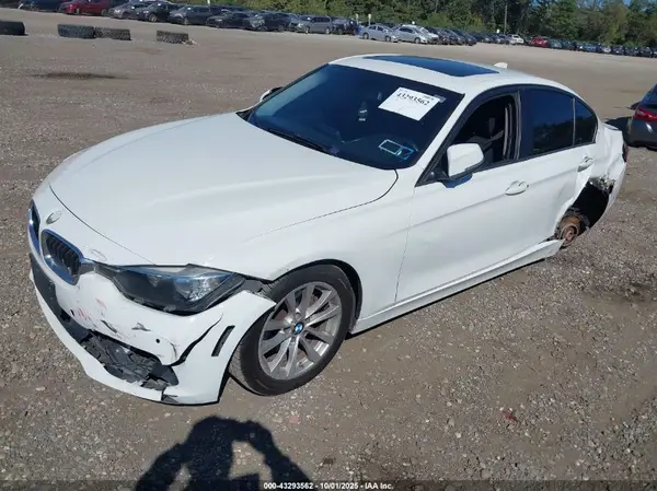 WBA8A3C36HK692477 2017 BMW 3ER - Image 2