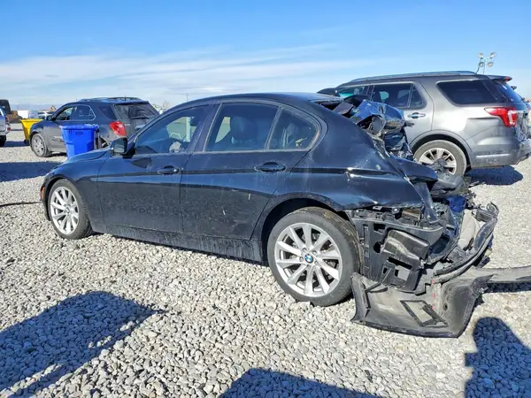 WBA8A3C36HK693127 2017 BMW 3ER - Image 2
