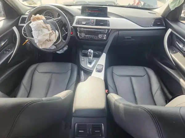 WBA8A3C37HK692391 2017 BMW 3ER - Image 8