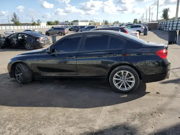 WBA8A3C38HA066726 2017 BMW 3ER - Image 2
