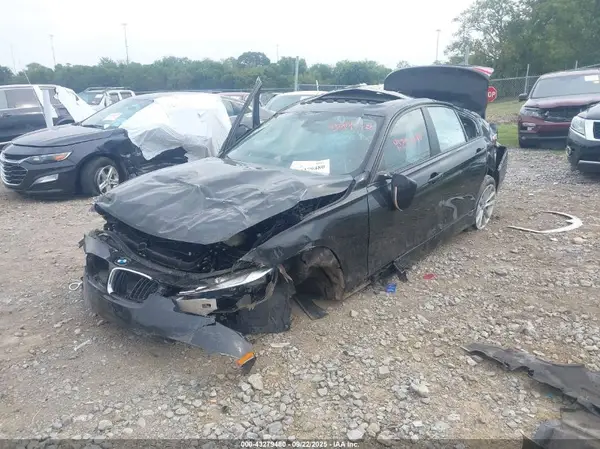 WBA8A3C38HK692089 2017 BMW 3ER - Image 2