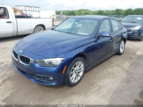 WBA8A3C38HK692187 2017 BMW 3ER - Image 2