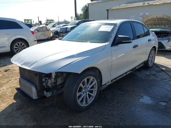 WBA8A3C38HK692965 2017 BMW 3ER - Image 2