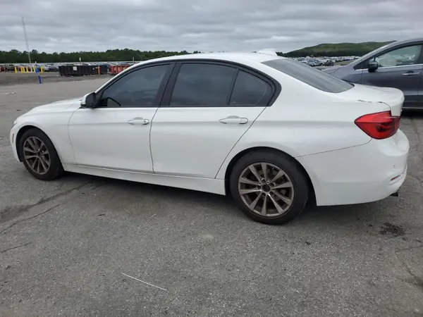WBA8A3C50JA067425 2018 BMW 3ER - Image 2