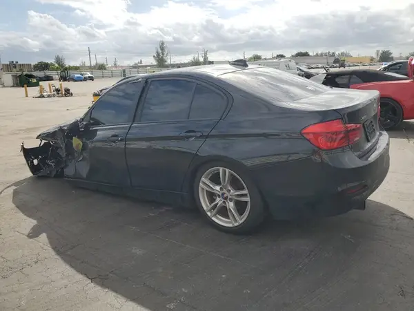 WBA8A3C50JA357857 2018 BMW 3ER - Image 2