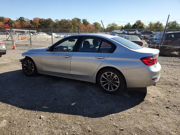 WBA8A3C50JA488223 2018 BMW 3ER - Image 2