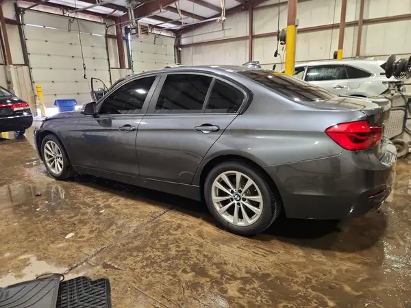 WBA8A3C50JA505344 2018 BMW 3ER - Image 2