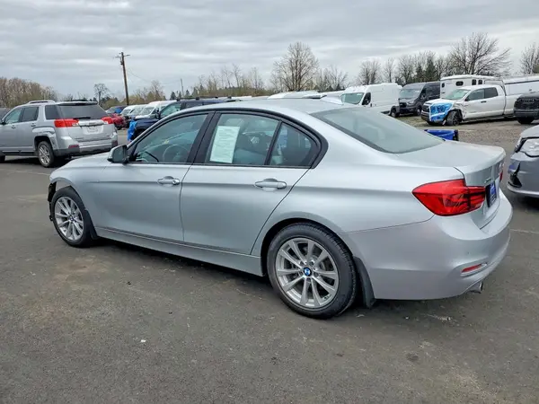 WBA8A3C51HK691397 2017 BMW 3ER - Image 2
