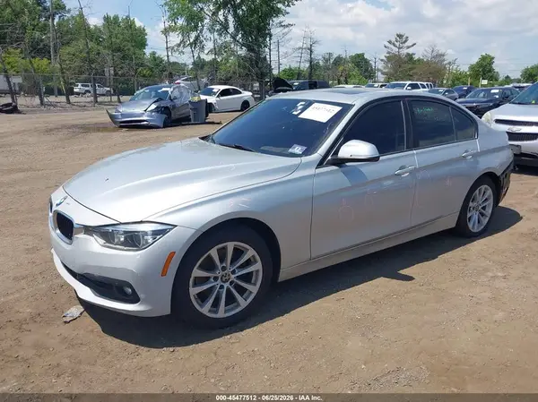 WBA8A3C51JA357995 2018 BMW 3ER - Image 2