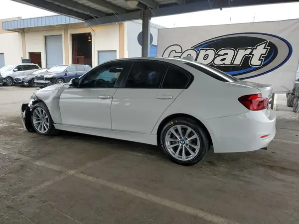WBA8A3C51JA488571 2018 BMW 3ER - Image 2
