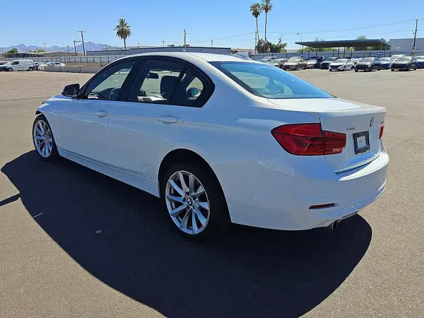 WBA8A3C51JA488618 2018 BMW 3ER - Image 2