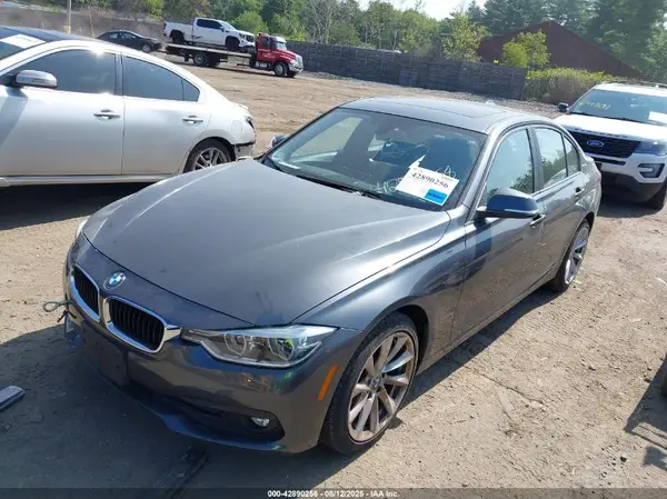 WBA8A3C51JA489431 2018 BMW 3ER - Image 2