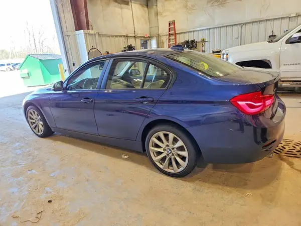 WBA8A3C51JA492460 2018 BMW 3ER - Image 2