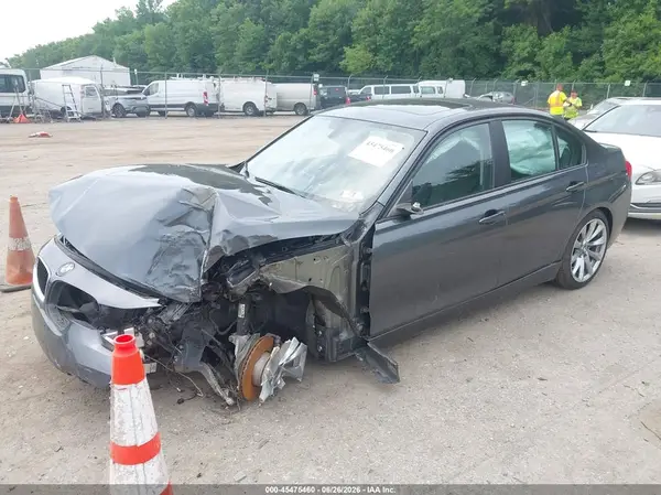 WBA8A3C51JA498954 2018 BMW 3ER - Image 2