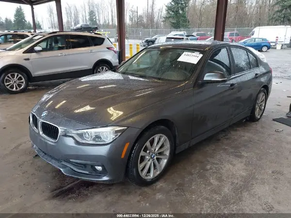 WBA8A3C51JA499828 2018 BMW 3ER - Image 2