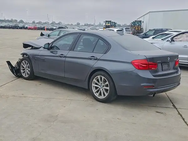 WBA8A3C51JA505479 2018 BMW 3ER - Image 2
