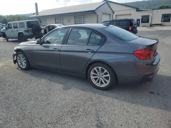WBA8A3C51JK763673 2018 BMW 3ER - Image 2