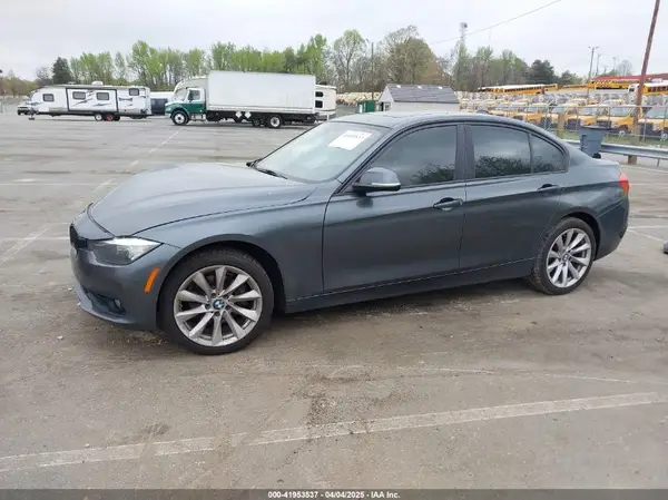 WBA8A3C52HK691649 2017 BMW 3ER - Image 2