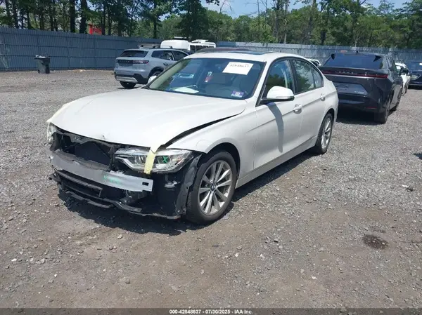 WBA8A3C52JA357729 2018 BMW 3ER - Image 2