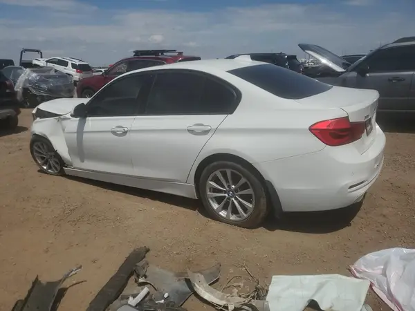 WBA8A3C53HK691501 2017 BMW 3ER - Image 2