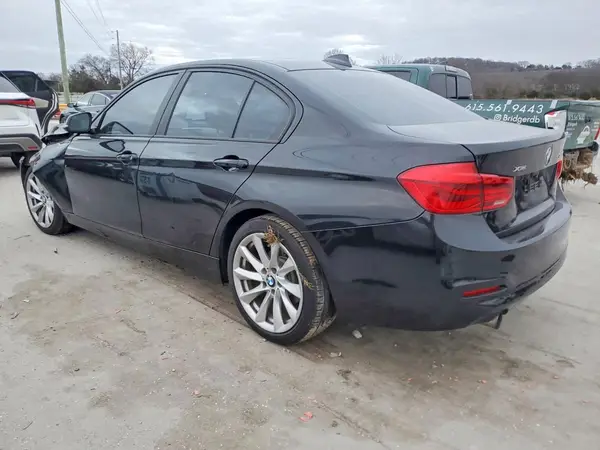 WBA8A3C53JA494355 2018 BMW 3ER - Image 2