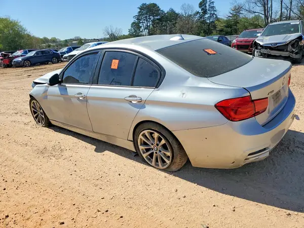 WBA8A3C53JA495098 2018 BMW 3ER - Image 2