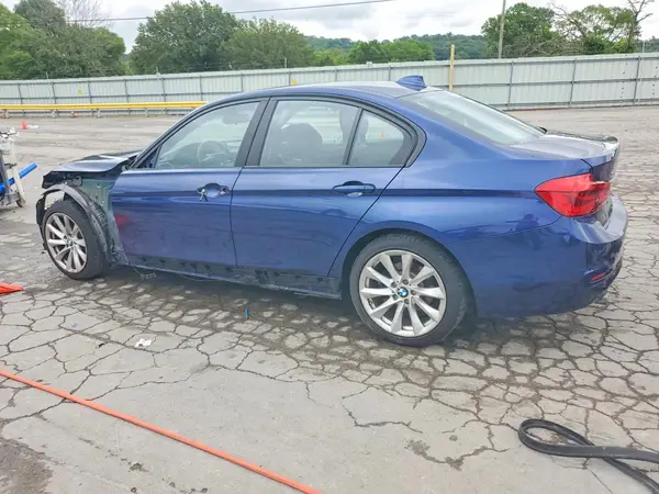 WBA8A3C53JA495392 2018 BMW 3ER - Image 2