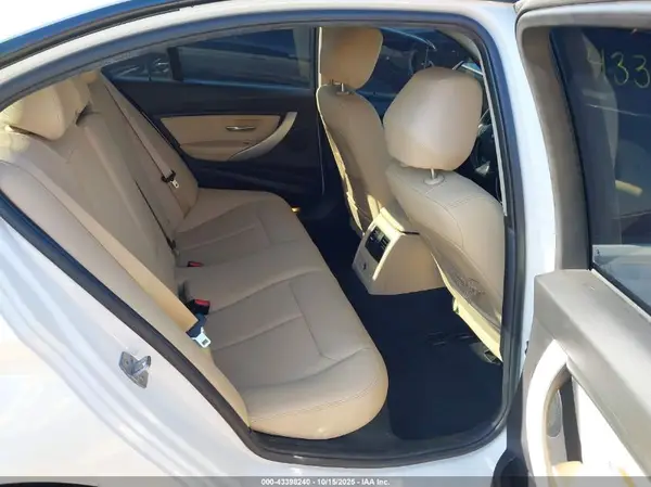 WBA8A3C53JA498986 2018 BMW 3ER - Image 8