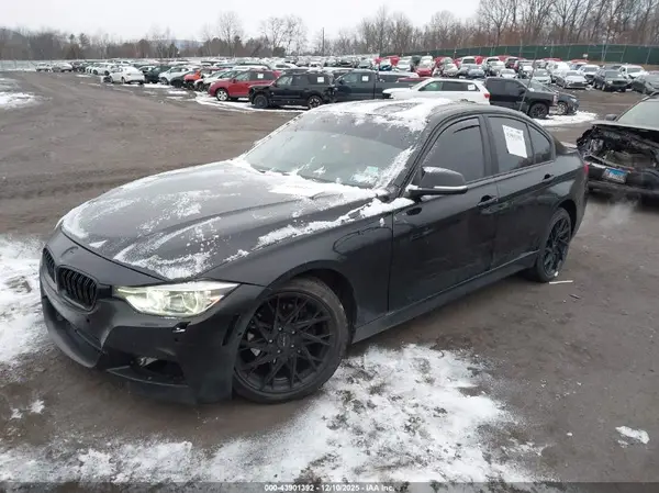 WBA8A3C53JA505547 2018 BMW 3ER - Image 2