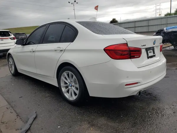 WBA8A3C54HK691409 2017 BMW 3ER - Image 2