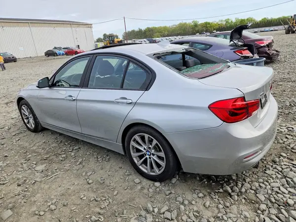 WBA8A3C54JA357991 2018 BMW 3ER - Image 2