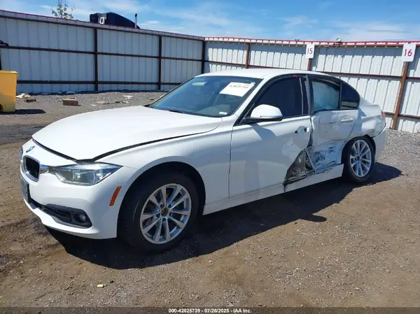 WBA8A3C54JA358722 2018 BMW 3ER - Image 2