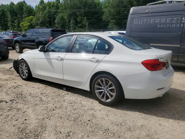 WBA8A3C54JA358767 2018 BMW 3ER - Image 2