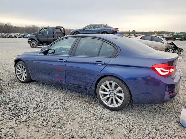 WBA8A3C54JA492291 2018 BMW 3ER - Image 2