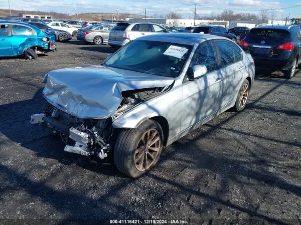 WBA8A3C54JA492372 2018 BMW 3ER - Image 2