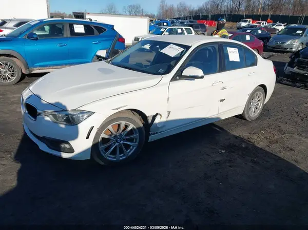 WBA8A3C54JA499516 2018 BMW 3ER - Image 2