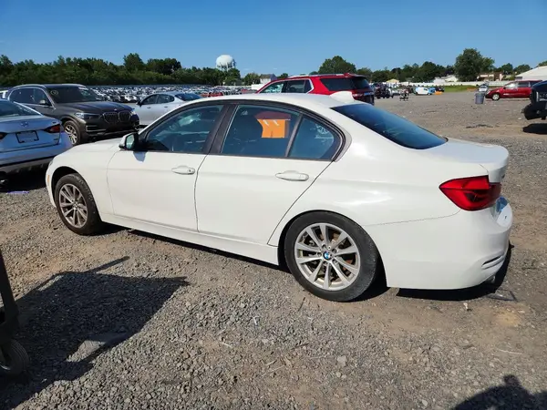 WBA8A3C54JA499628 2018 BMW 3ER - Image 2