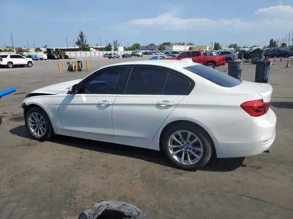 WBA8A3C55JA357532 2018 BMW 3ER - Image 2