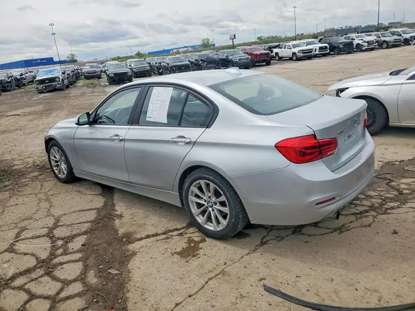 WBA8A3C55JA489285 2018 BMW 3ER - Image 2