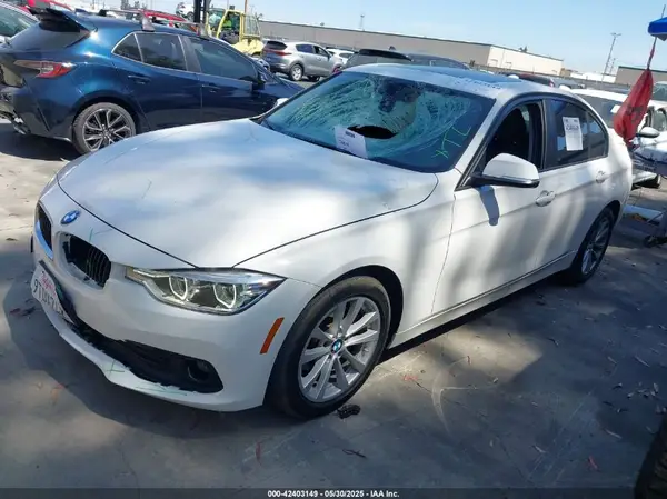 WBA8A3C55JA489299 2018 BMW 3ER - Image 2