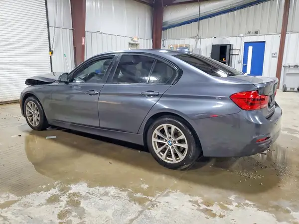 WBA8A3C55JA495328 2018 BMW 3ER - Image 2