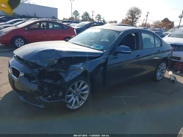 WBA8A3C55JK763806 2018 BMW 3ER - Image 2
