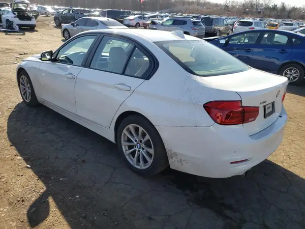 WBA8A3C56GK552011 2016 BMW 3ER - Image 2