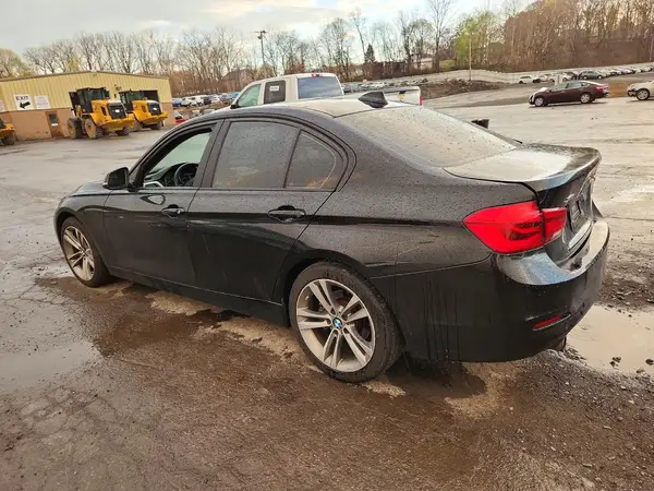 WBA8A3C56GK690566 2016 BMW 3ER - Image 2