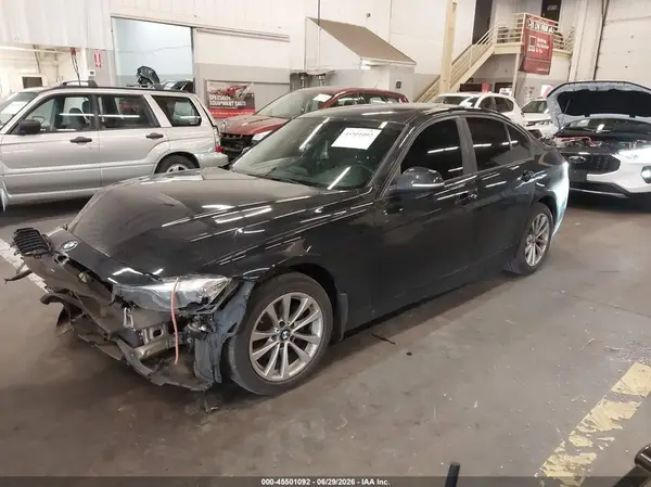 WBA8A3C56HK691394 2017 BMW 3ER - Image 2