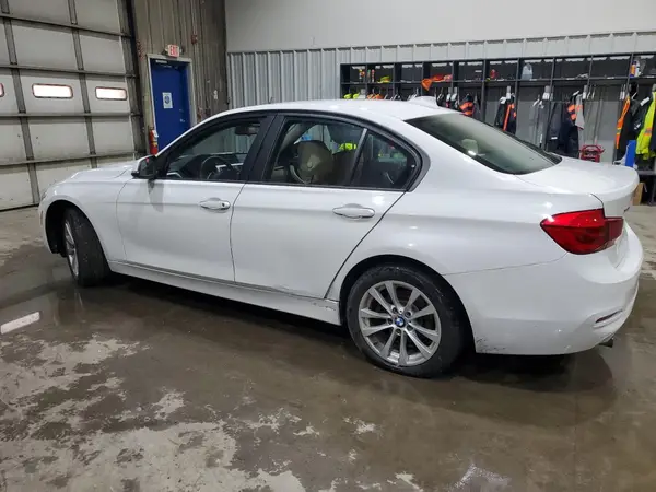 WBA8A3C56JA489635 2018 BMW 3ER - Image 2