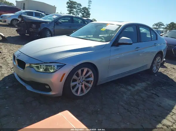 WBA8A3C56JA491482 2018 BMW 3ER - Image 2