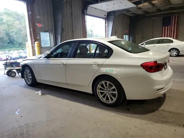 WBA8A3C56JA499520 2018 BMW 3ER - Image 2