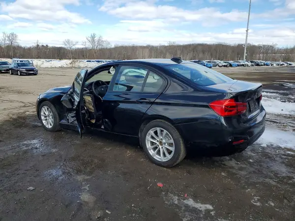 WBA8A3C57JA492432 2018 BMW 3ER - Image 2