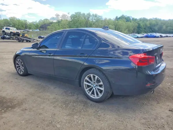 WBA8A3C57JA494942 2018 BMW 3ER - Image 2